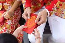 Lĩnh án tù vì trộm tiền nhà chú rể rồi đem mừng cưới