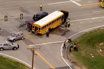 Bé gái 13 tuổi lái trộm xe hơi gây tai nạn liên hoàn