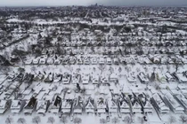 Mỹ cấm người dân thành phố Buffalo lái xe do bão tuyết