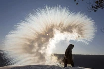 Khám phá cuộc sống trong thành phố lạnh nhất thế giới ở Nga