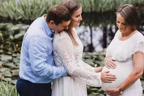 Con gái không có tử cung, bà mẹ U60 quyết định mang thai hộ