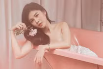 MC Thu Hoài chia sẻ cách giữ dáng thon gọn bằng “môn nhà giàu”