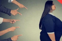 Chê nữ đồng nghiệp béo, người đàn ông bị cho thôi việc