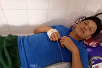 Phút sinh tử dân phòng đối mặt, dính ‘mưa đạn’ từ tên cướp xe