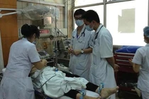 Suýt chết vì sốc phản vệ do ăn thịt gà cùng hải sản