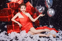 Ngắm mỹ nhân Việt ăn mặc cực gợi cảm đón Giáng Sinh