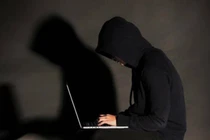 Lắp camera quay lén con gái, bố bị phạt 18 tuần tù giam