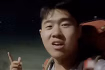 Bỏ việc, đạp xe 2.000km đến Qatar xem World Cup 2022