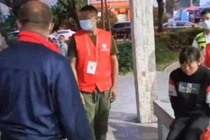 Bị ép cưới người lạ, cô gái bỏ nhà đi bụi ở nghĩa trang