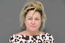 Sốc: "Mẹ mìn" ở Mỹ vào siêu thị gạ mua con trai người khác!