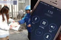 Bo tiền cho shipper, cô gái được cảnh sát gõ cửa “hỏi thăm“