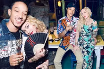 Diva Madonna luôn giữ vóc dáng nóng bỏng bên người tình kém 36 tuổi