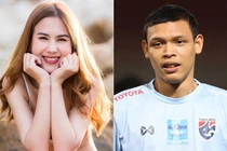 Không ngờ bạn gái cầu thủ U22 Thái Lan lại ăn mặc nóng bỏng đến vậy