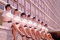 Bất ngờ vẻ đẹp ngọt ngào của tiếp viên hàng không thế kỷ 20