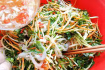 Làm nộm sứa giòn ngon sần sật ăn giải nhiệt cực mát ngày hè