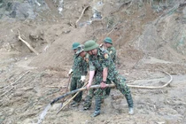 Tạm dừng tìm kiếm nạn nhân vụ sạt lở ở Quảng Nam