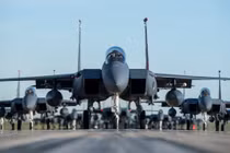 Máy bay chiến đấu Mỹ đến Ukraine sẽ là ‘miếng mồi ngon’ cho tên lửa Nga?