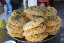 Khám phá món pizza hủ tiếu vừa độc vừa lạ ở Cần Thơ