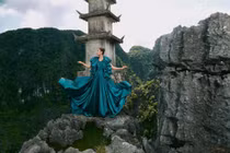 Đỗ Mỹ Linh đẹp như nàng tiên trong bộ ảnh thời trang ở Ninh Bình