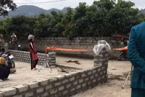 Thái Nguyên: Đôi vợ chồng bị hàng xóm bắn thương vong khi đang xây tường rào