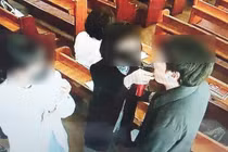 46 ca mắc Covid-19 vì nhà thờ xịt nước muối vào miệng tín đồ