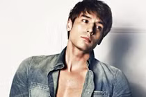 Bí quyết sở hữu cơ bụng 6 múi của “nam thần” lai Pháp-Hàn