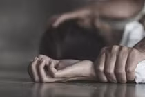 Sốc: Chồng bệnh hoạn rủ đồng nghiệp đến nhà cưỡng hiếp vợ