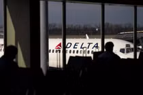 Lý do cô gái sàm sỡ nam hành khách ngay giữa chuyến bay