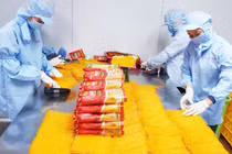 Mê mẩn bún dưa hấu, bánh tráng thanh long...mùa giải cứu nông sản Việt