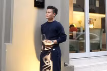 Cầu thủ Quang Hải ăn mặc giản dị vẫn khiến fan nữ mê mệt