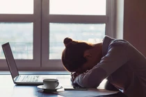 Đuổi việc thai phụ ngủ gật ca đêm, công ty phải hầu tòa