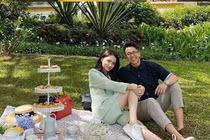 Bạn trai doanh nhân của hoa hậu Hương Giang ăn mặc cực giản dị