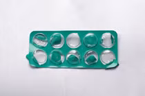 Những đồ vật vô dụng bạn nên vứt ngay khỏi túi xách