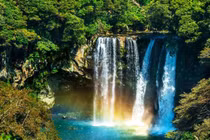 Điều bạn chưa biết về thác nước tuyệt đẹp trên đảo Jeju Hàn Quốc