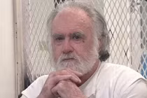 Hành quyết kẻ sát nhân giết mẹ và chôn xác 20 năm trước 