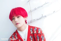 “Nể phục” phong cách mặc đồ ton sur ton với màu tóc của V (BTS)