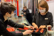 Giá vàng hôm nay 9/2: Tiếp tục tăng giá