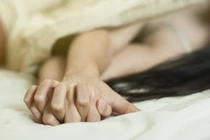 Bỏ 23 triệu “đổi gió”, không ngờ tình nhân đột tử ngay trên giường 