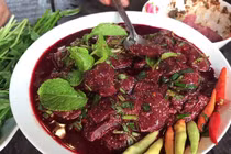 Những món ăn kinh dị Thái Lan khiến du khách “sợ khóc thét”