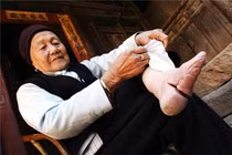 Ám ảnh những đôi chân gót sen cuối cùng tại Trung Quốc