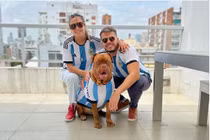 Người đàn ông hoãn cưới để xem chung kết World Cup