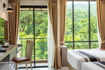 Chê dịch vụ của resort hạng sang, du khách bị dọa phạt 2 tỷ