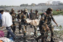 12 người trong gia đình Ấn Độ thiệt mạng trong vụ sập cầu treo