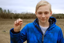 Lang thang công viên vô tình “vớ” phải viên kim cương “siêu to khổng lồ”