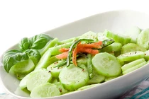 Ăn kiêng giảm cân: Nên chọn những thực phẩm này để tránh mất nước