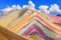 Choáng ngợp những ngọn núi bảy sắc cầu vồng đẹp lung linh