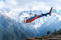 Soi dòng trực thăng rơi ở đỉnh Everest khiến 6 người thiệt mạng