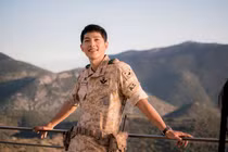 Các nam thần xứ Hàn “đốn tim” fan nữ khi diện quân phục cực bảnh