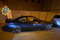 Bố đập nát chiếc BMW của con trai vì lý do đáng cảm thông