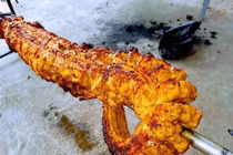 Cá sấu hoả tiễn “chế” thành nhiều món ngon dù gan và trứng kịch độc